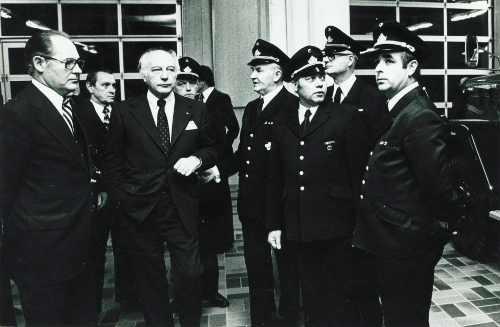 Besuch Bundespräsident Walter Scheel auf der Feuerwache Sieglar im Dezember 1977
